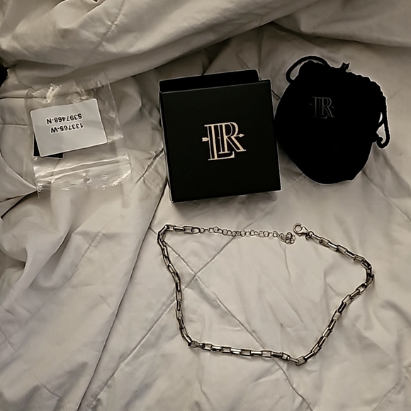 Lisa Robertson necklace - Picture 2 of 4